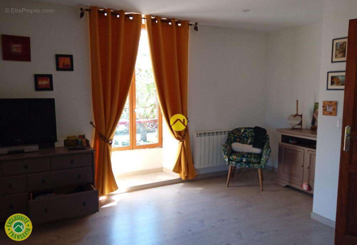 Maison à MONTACHER-VILLEGARDIN