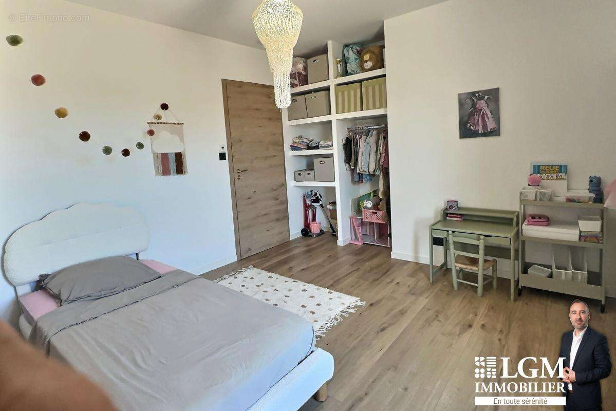 Maison à SAINT-BRES