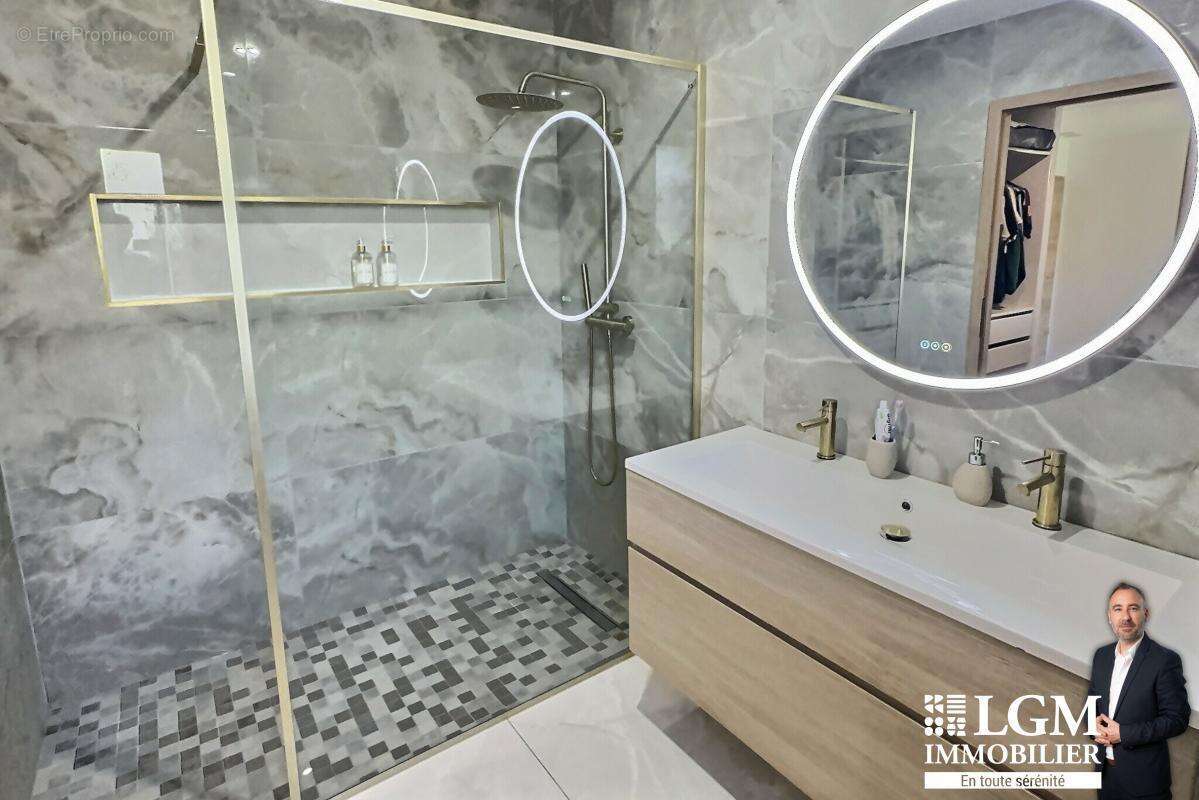 Maison à SAINT-BRES