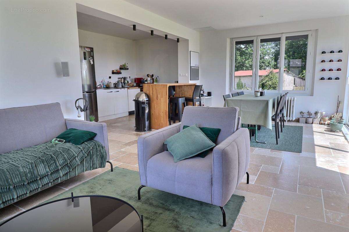 Maison à JUIGNE-SUR-LOIRE