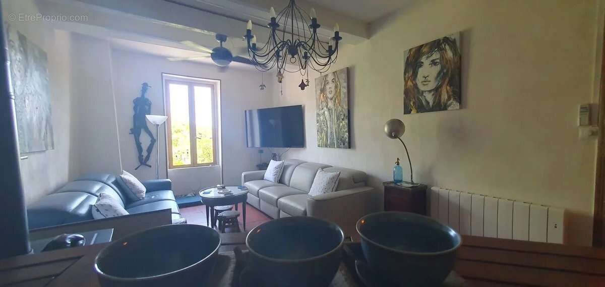 Maison à CABREROLLES