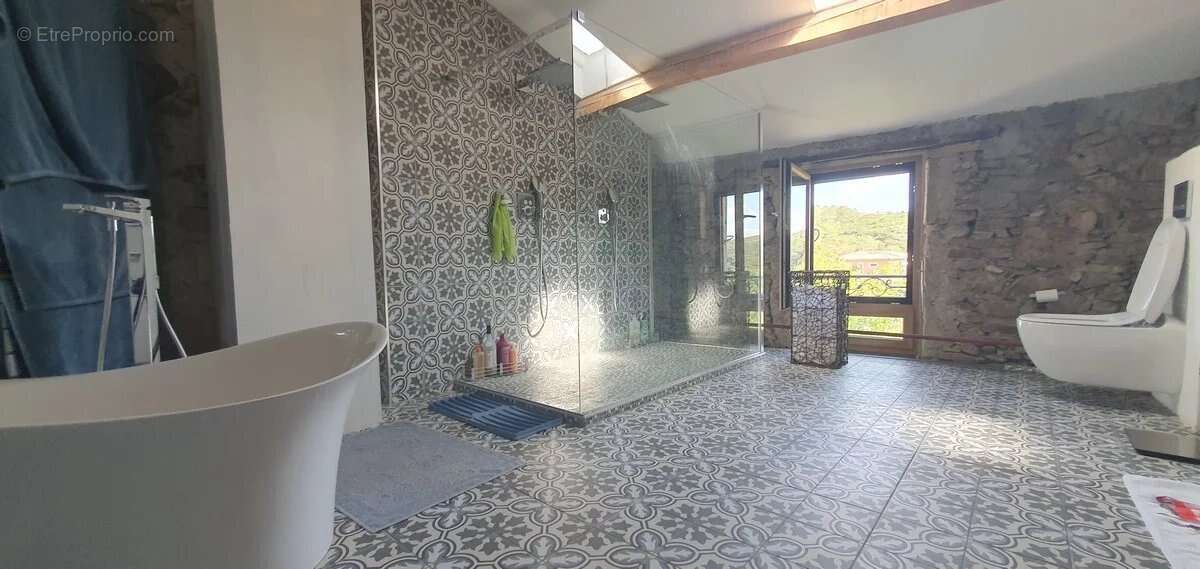 Maison à CABREROLLES