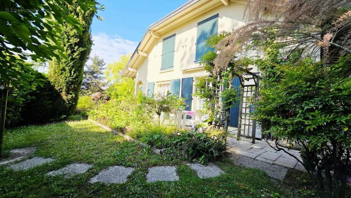 Maison à CHENS-SUR-LEMAN