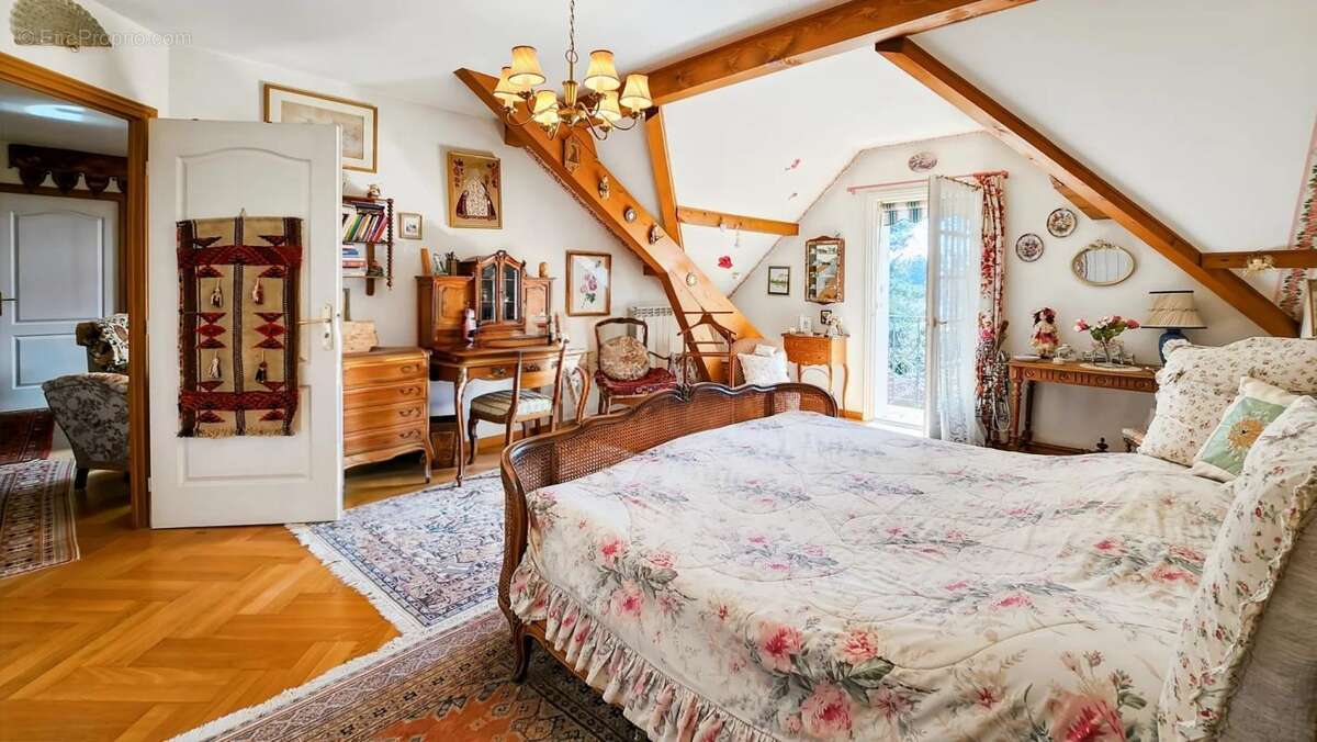 Maison à CHENS-SUR-LEMAN