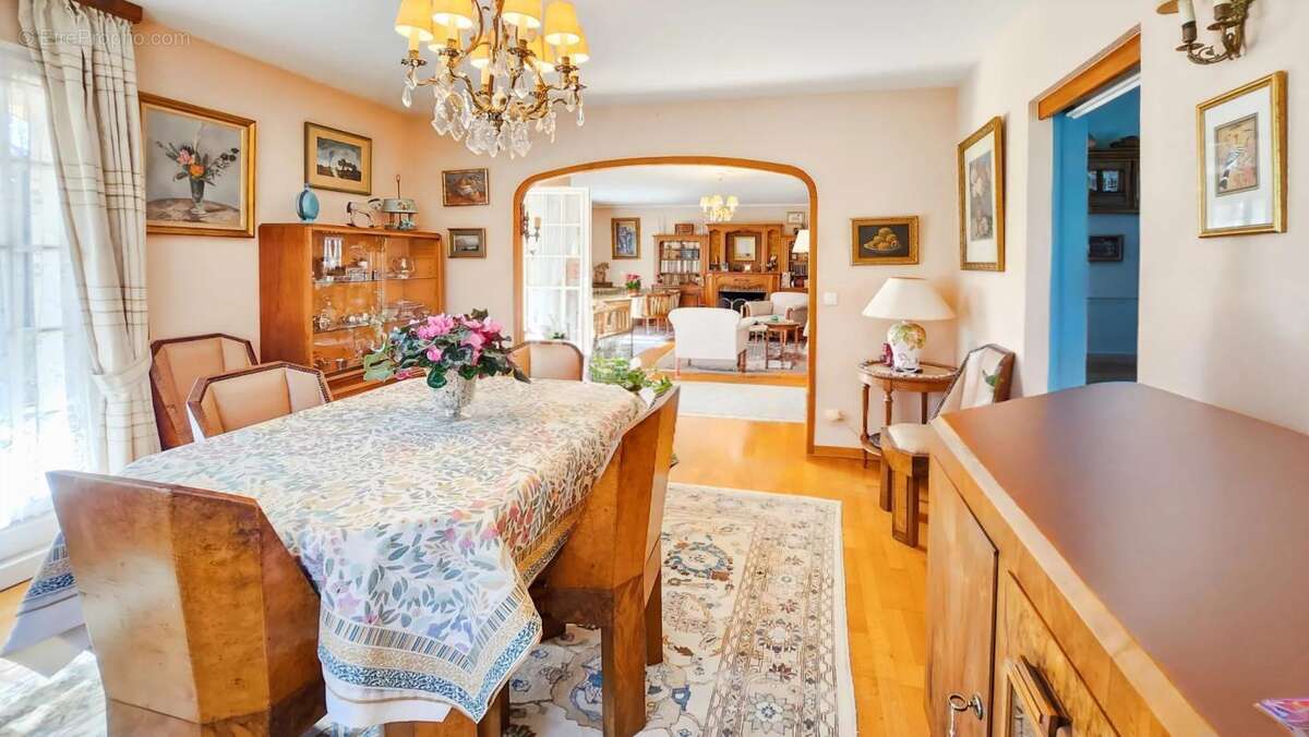 Maison à CHENS-SUR-LEMAN