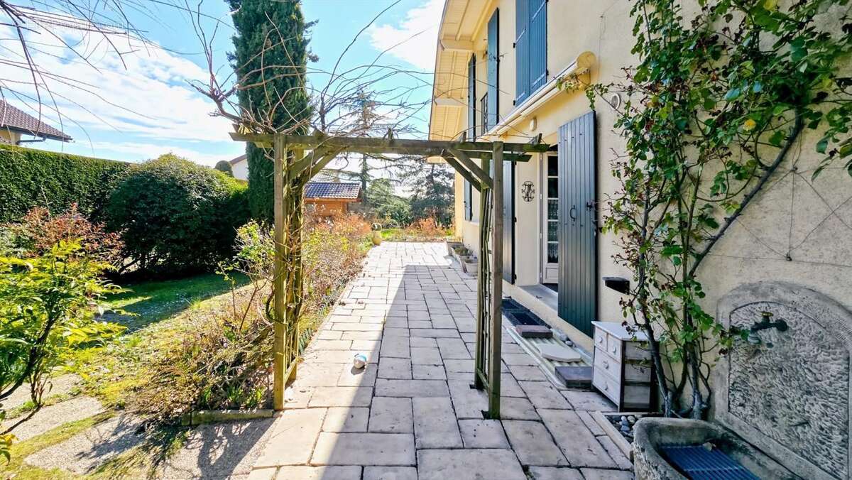 Maison à CHENS-SUR-LEMAN