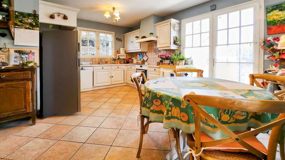 Maison à CHENS-SUR-LEMAN