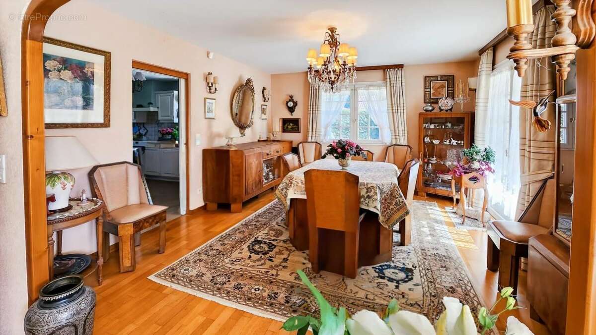 Maison à CHENS-SUR-LEMAN