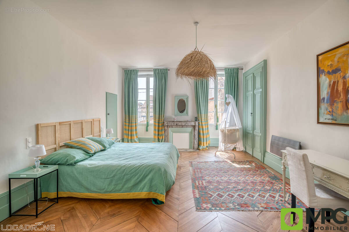 Maison à VILLENEUVE-SUR-LOT