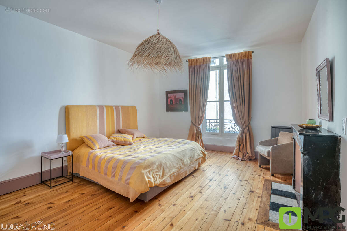 Maison à VILLENEUVE-SUR-LOT