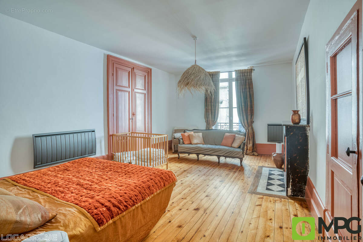 Maison à VILLENEUVE-SUR-LOT