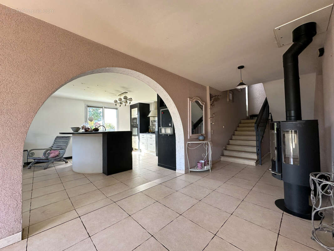 Maison à SAINT-CLAIR-DU-RHONE