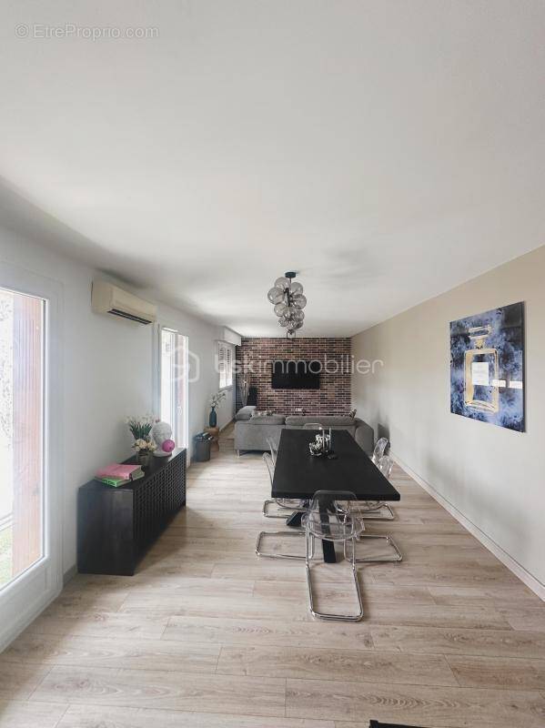 Appartement à LA VALETTE-DU-VAR