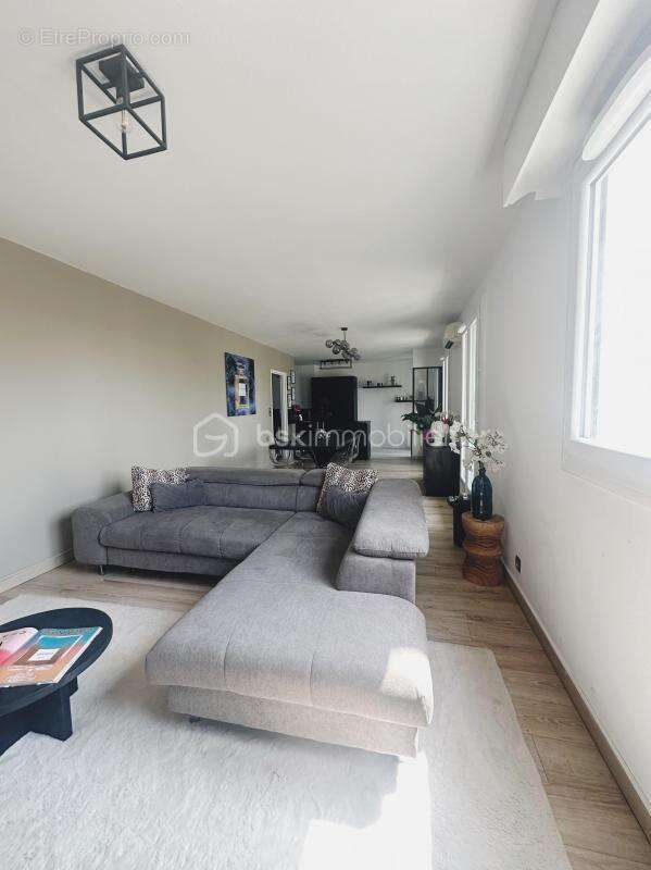 Appartement à LA VALETTE-DU-VAR