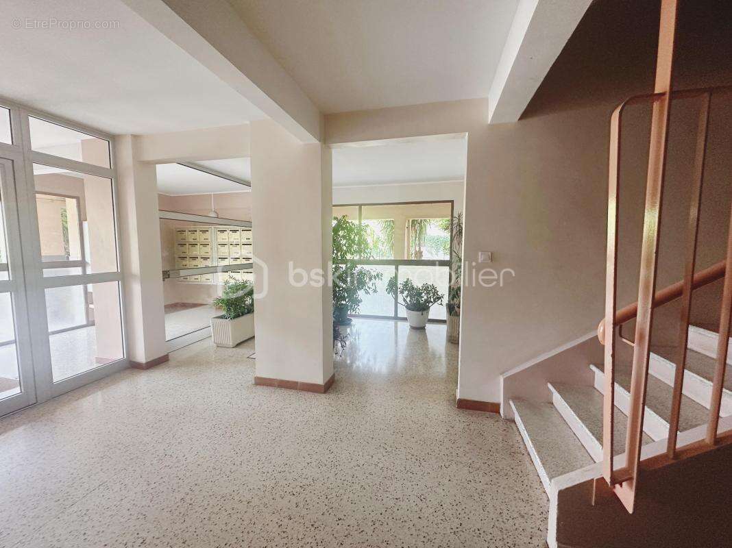 Appartement à LA VALETTE-DU-VAR