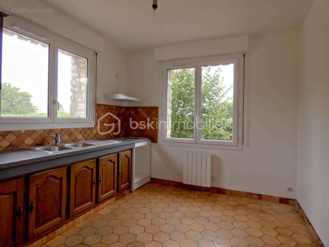 Maison à SAINT-JUST-LUZAC