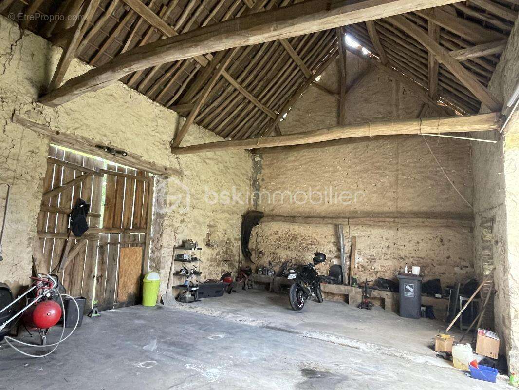 Maison à VILLENEUVE-L&#039;ARCHEVEQUE