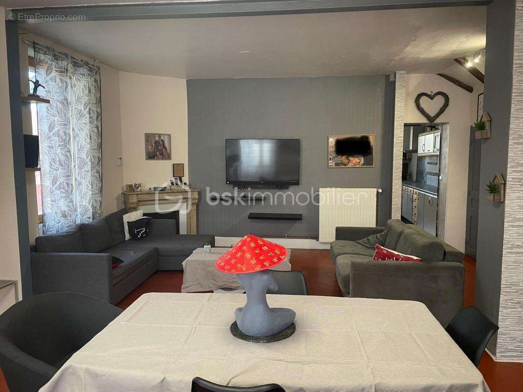 Maison à VILLENEUVE-L&#039;ARCHEVEQUE