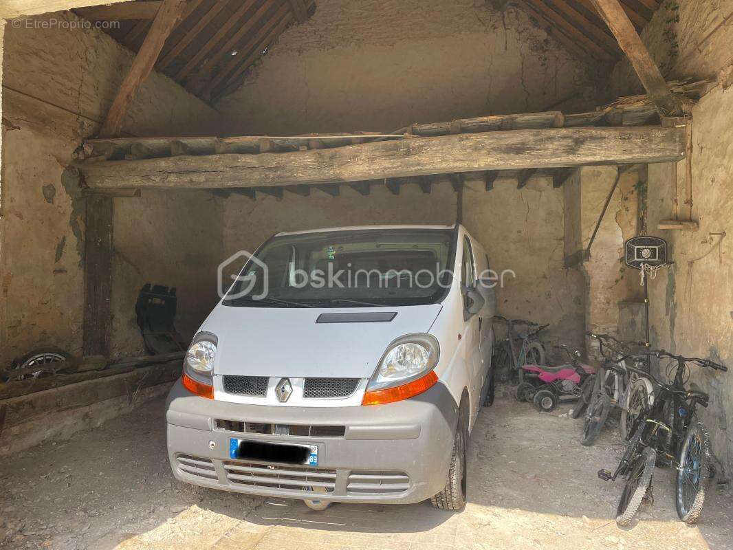 Maison à VILLENEUVE-L&#039;ARCHEVEQUE