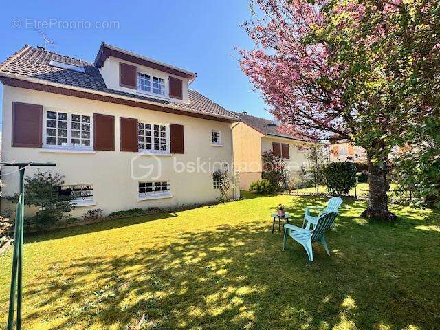 Maison à ROISSY-EN-BRIE