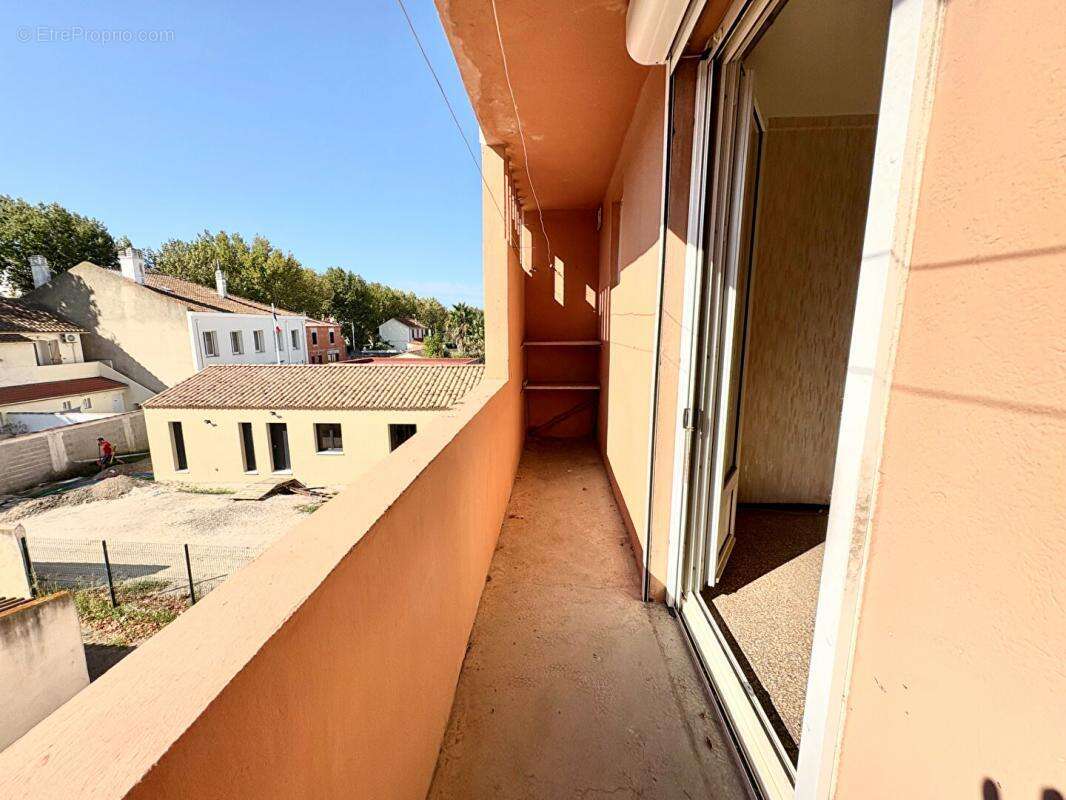 Appartement à PORT-SAINT-LOUIS-DU-RHONE