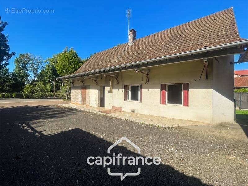 Maison à SAINT-VINCENT-EN-BRESSE