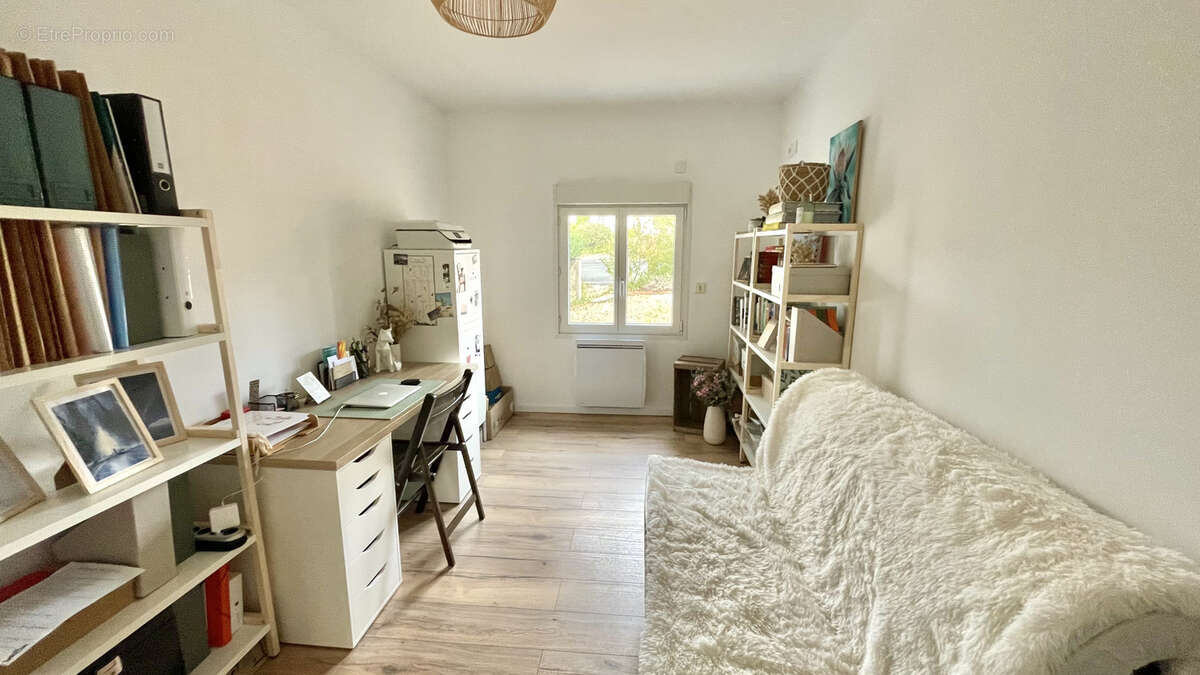 Maison à SAINT-CLEMENT-DE-LA-PLACE