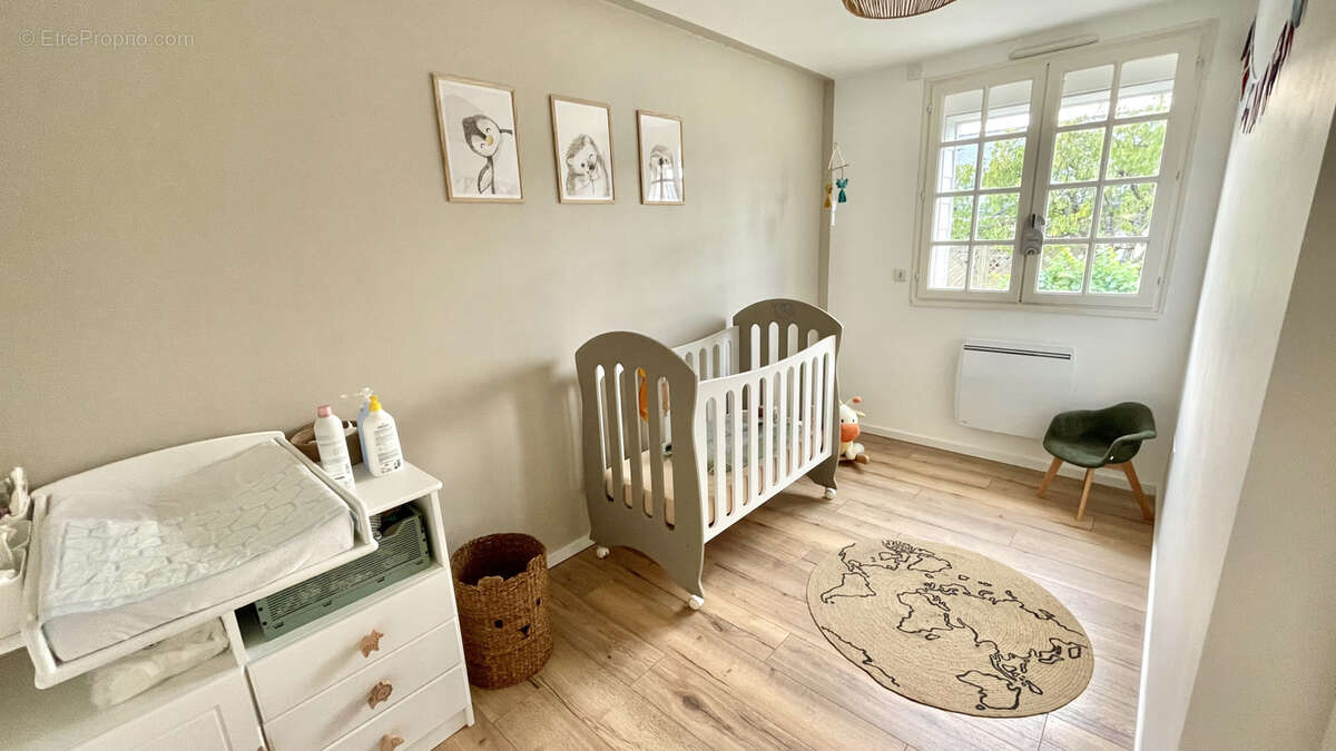 Maison à SAINT-CLEMENT-DE-LA-PLACE