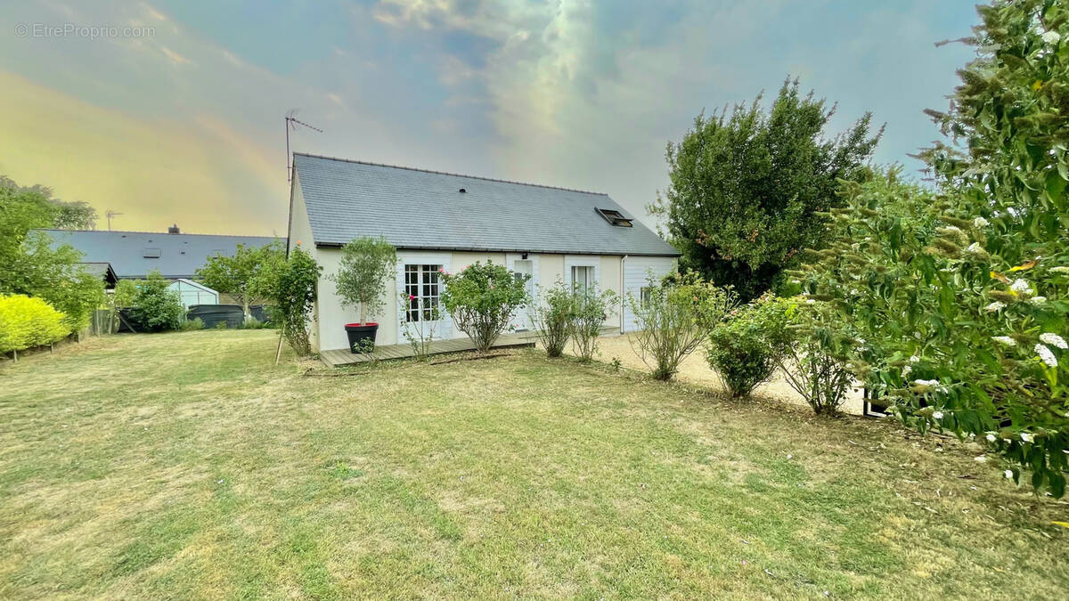 Maison à SAINT-CLEMENT-DE-LA-PLACE