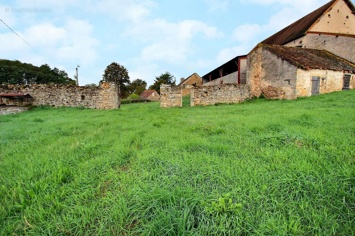 Maison à SAINT-MICAUD