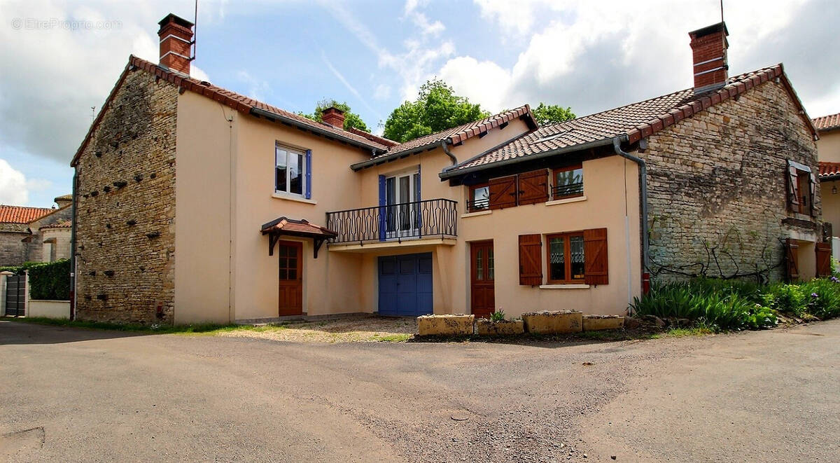 Maison à CHISSEY-LES-MACON