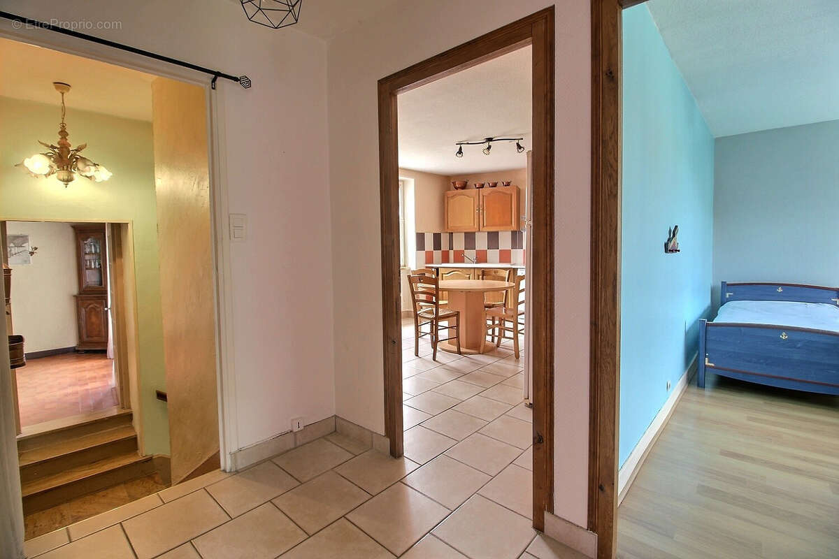 Maison à CHISSEY-LES-MACON