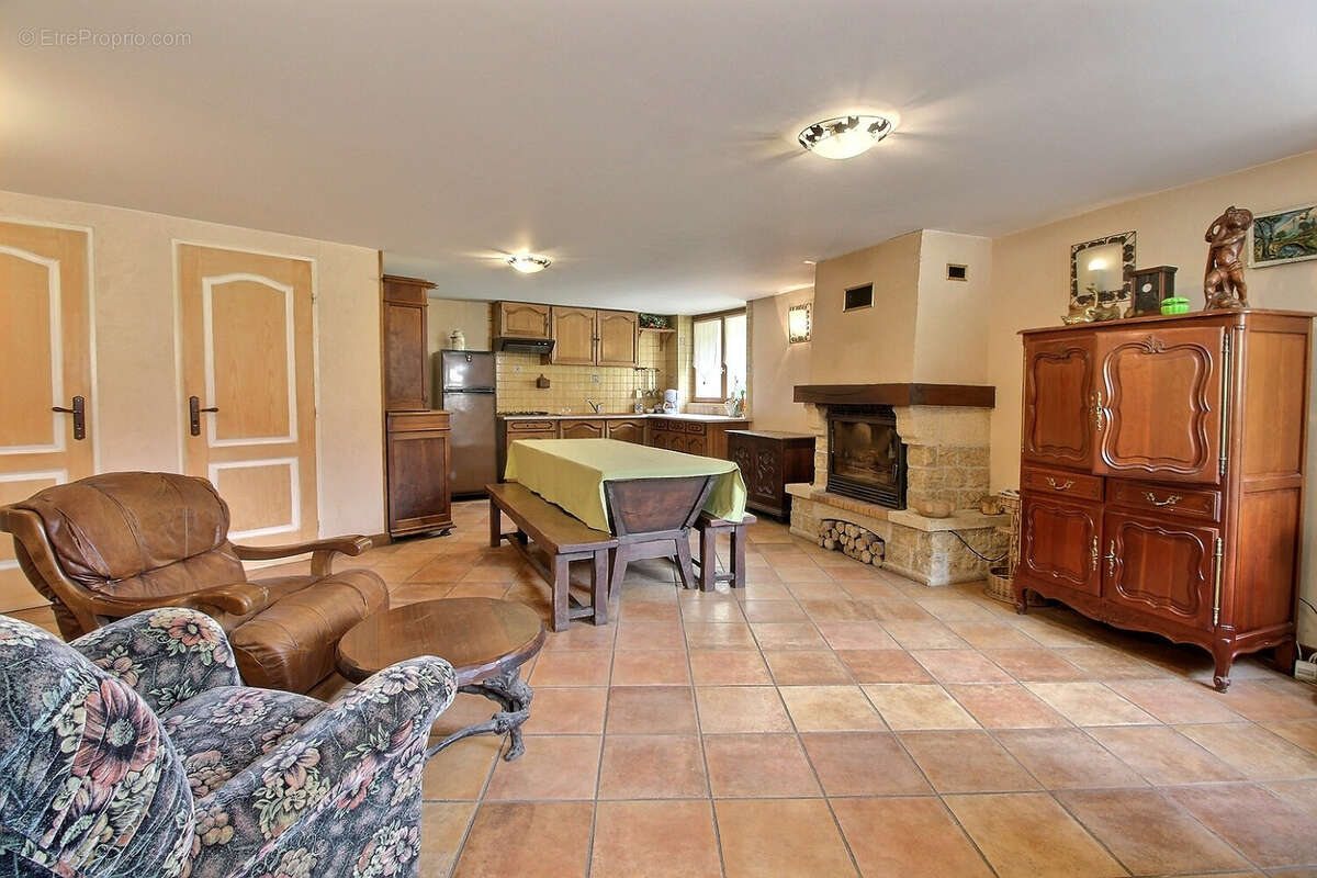 Maison à CHISSEY-LES-MACON