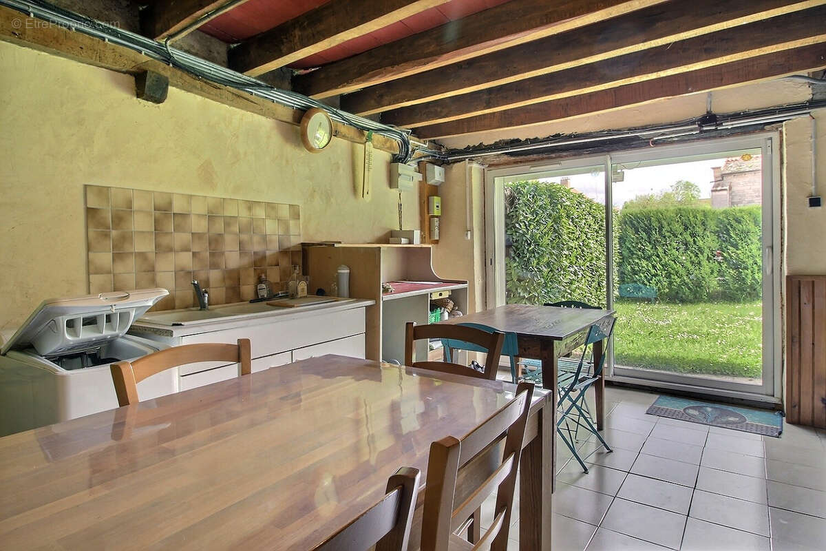 Maison à CHISSEY-LES-MACON