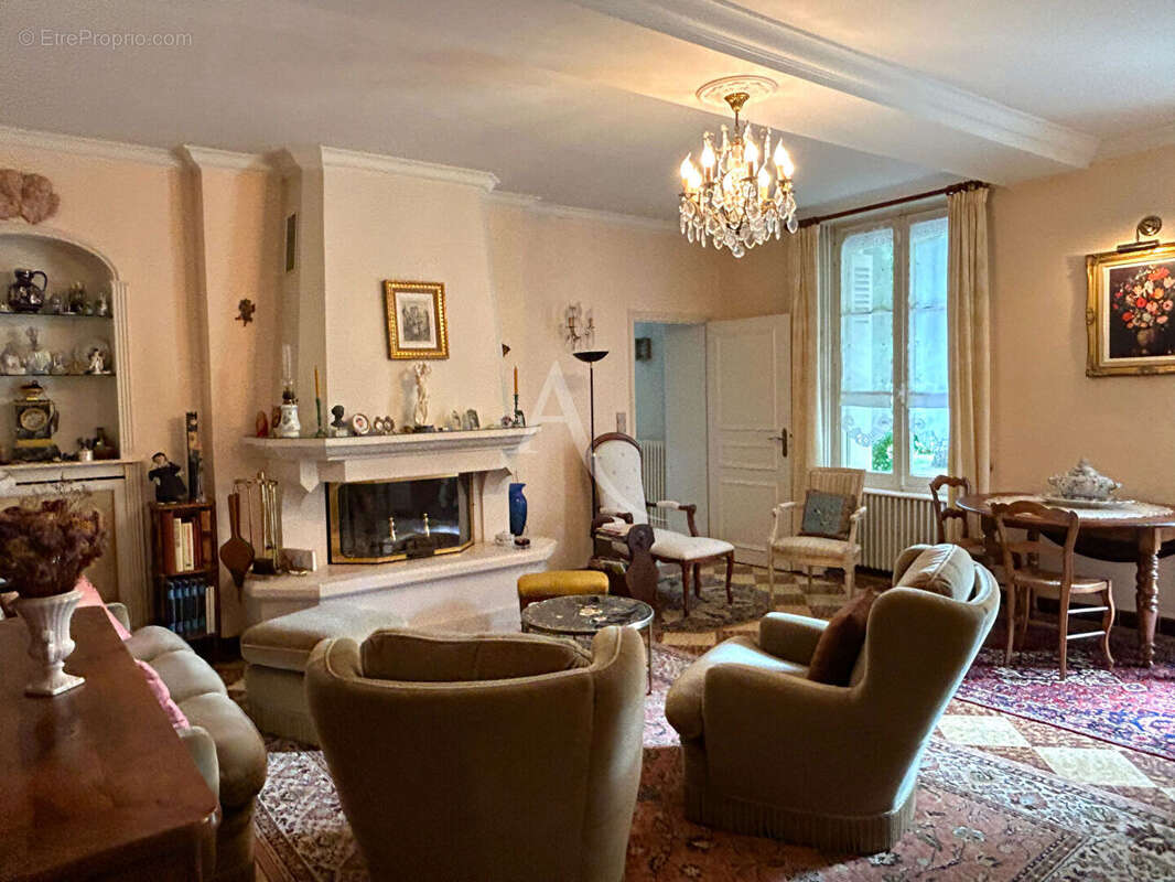 Maison à MONTRICHARD