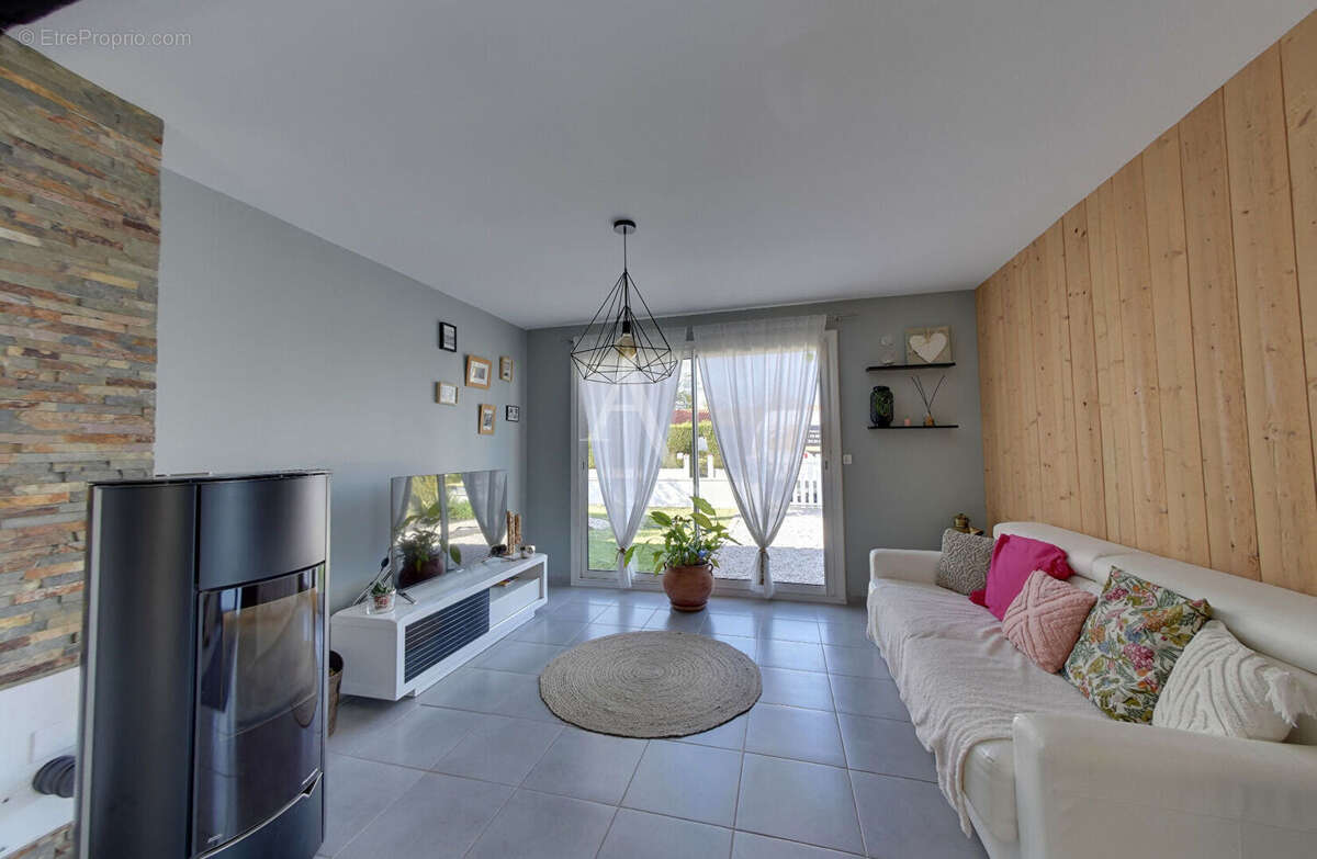 Maison à AIGREFEUILLE-D&#039;AUNIS