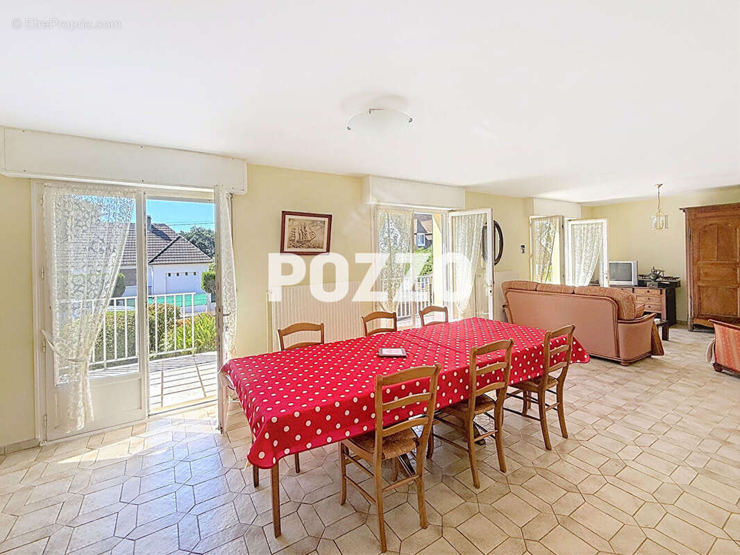 Maison à SAINT-PAIR-SUR-MER