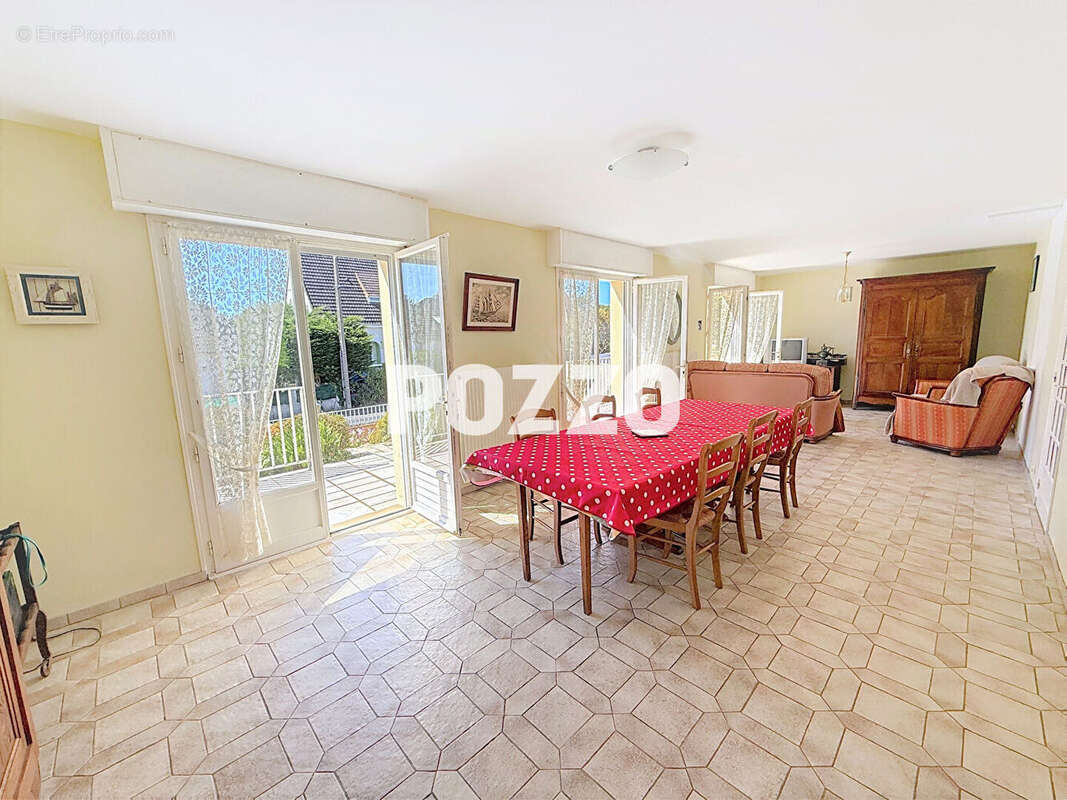 Maison à SAINT-PAIR-SUR-MER