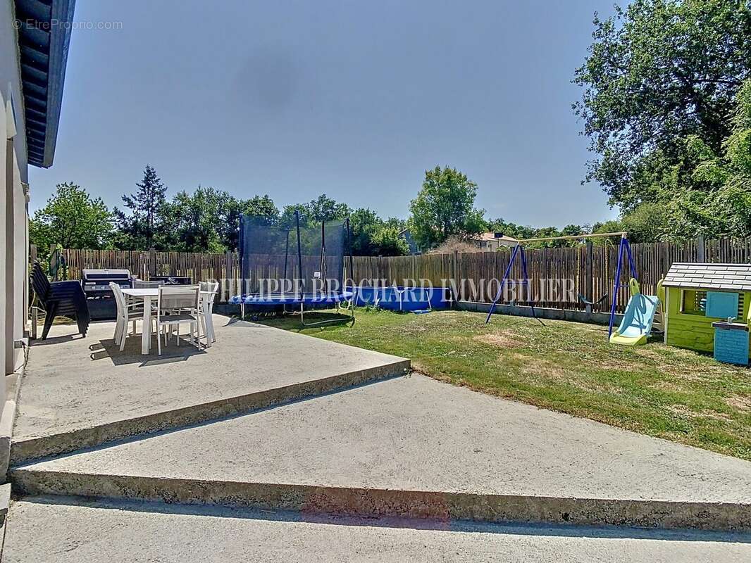 Maison à LES PINEAUX