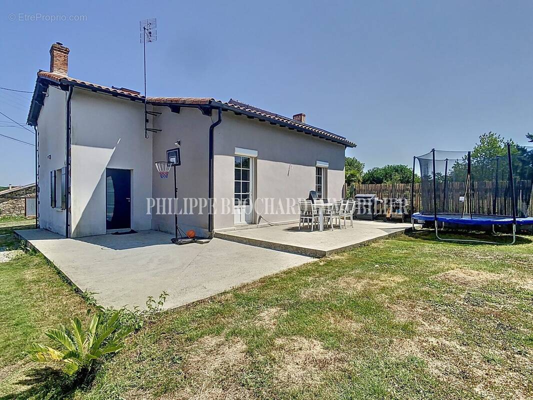 Maison à LES PINEAUX