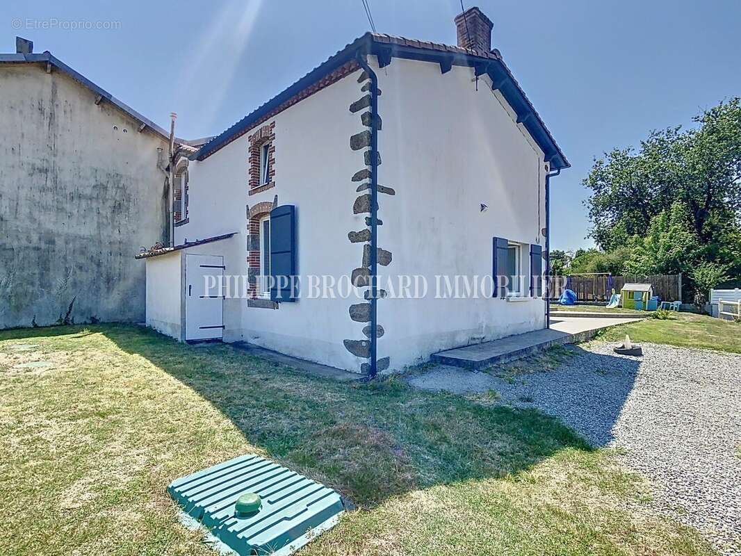 Maison à LES PINEAUX