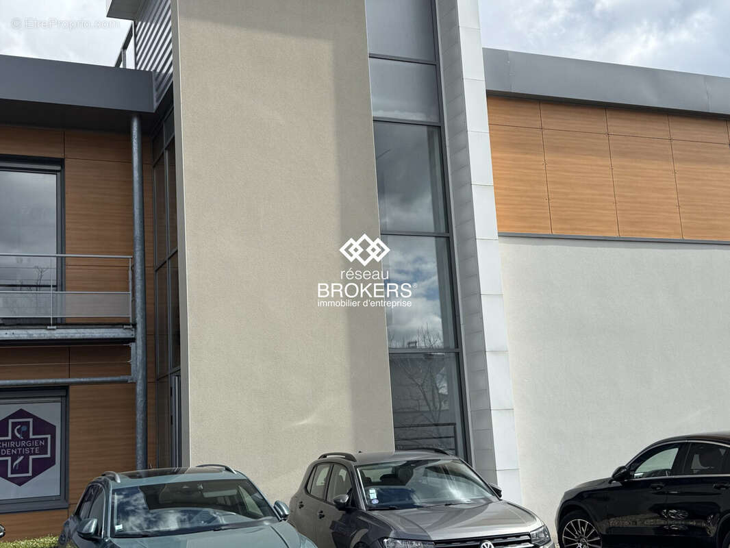 Commerce à SAINTE-FOY-LES-LYON