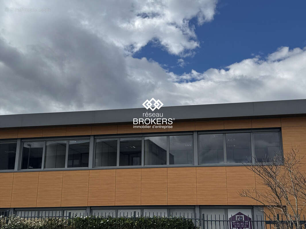 Commerce à SAINTE-FOY-LES-LYON