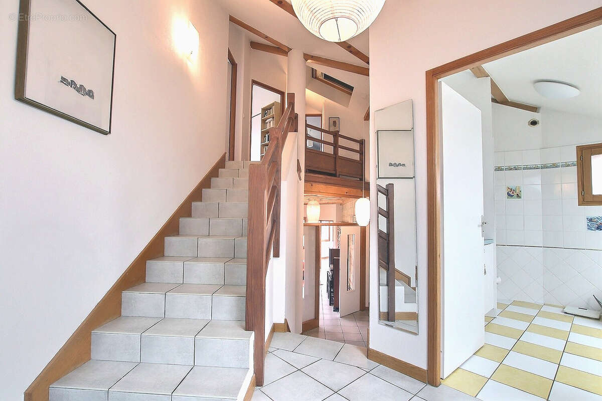 Maison à LA ROCHE-SUR-FORON