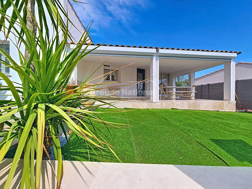 Maison à TOURRETTES