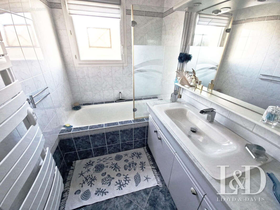 Maison à VILLENAVE-D'ORNON