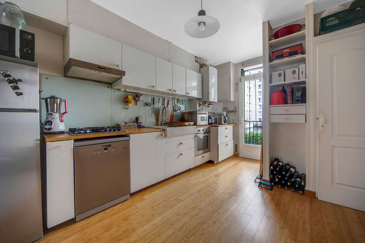 Appartement à PARIS-19E