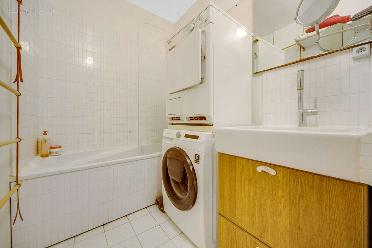 Appartement à PARIS-19E