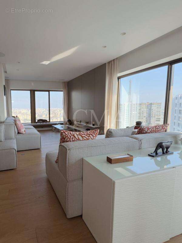 Appartement à PARIS-15E