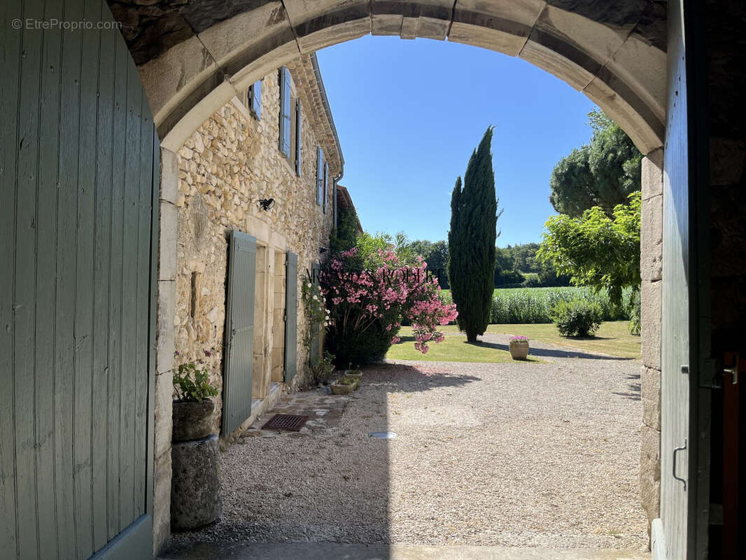 Maison à SAINT-GERVAIS-SUR-ROUBION